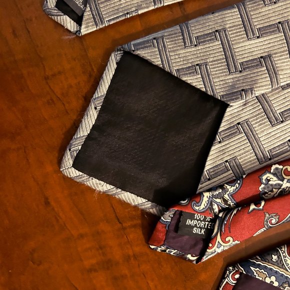 2 Men's 100% Silk Ties - Picture 3 of 5